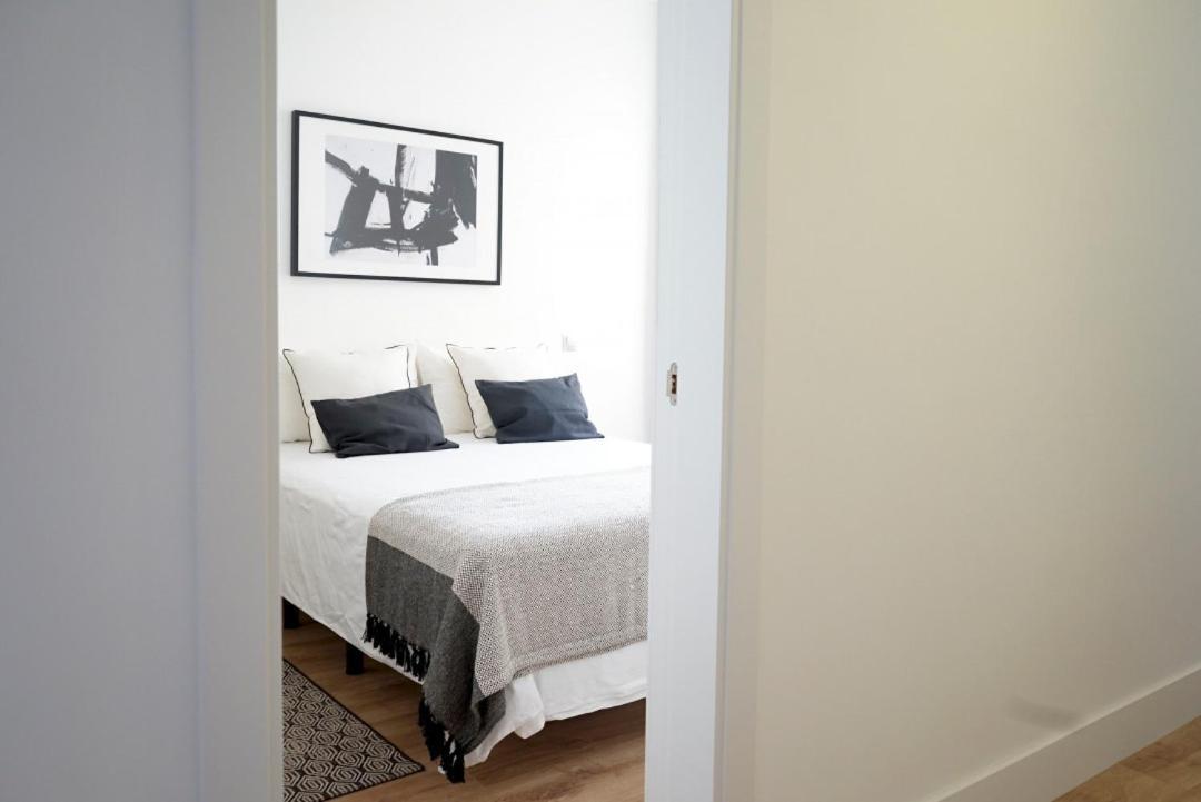 Apartament Diaphanous And Modern- 2bd 2bth- Plaza Espana Madrid