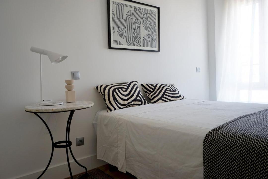 Diaphanous And Modern- 2bd 2bth- Plaza Espana Apartament