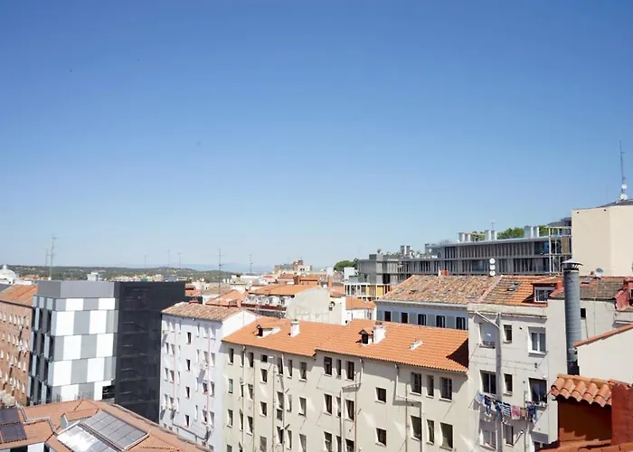 Diaphanous And Modern- 2Bd 2Bth- Plaza Espana